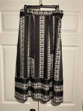 Ann Taylor Black and White Floral Stripe Midi Skirt